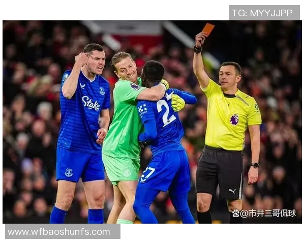 曼联与埃弗顿激战正酣詹俊解读比赛精彩瞬间与战术分析